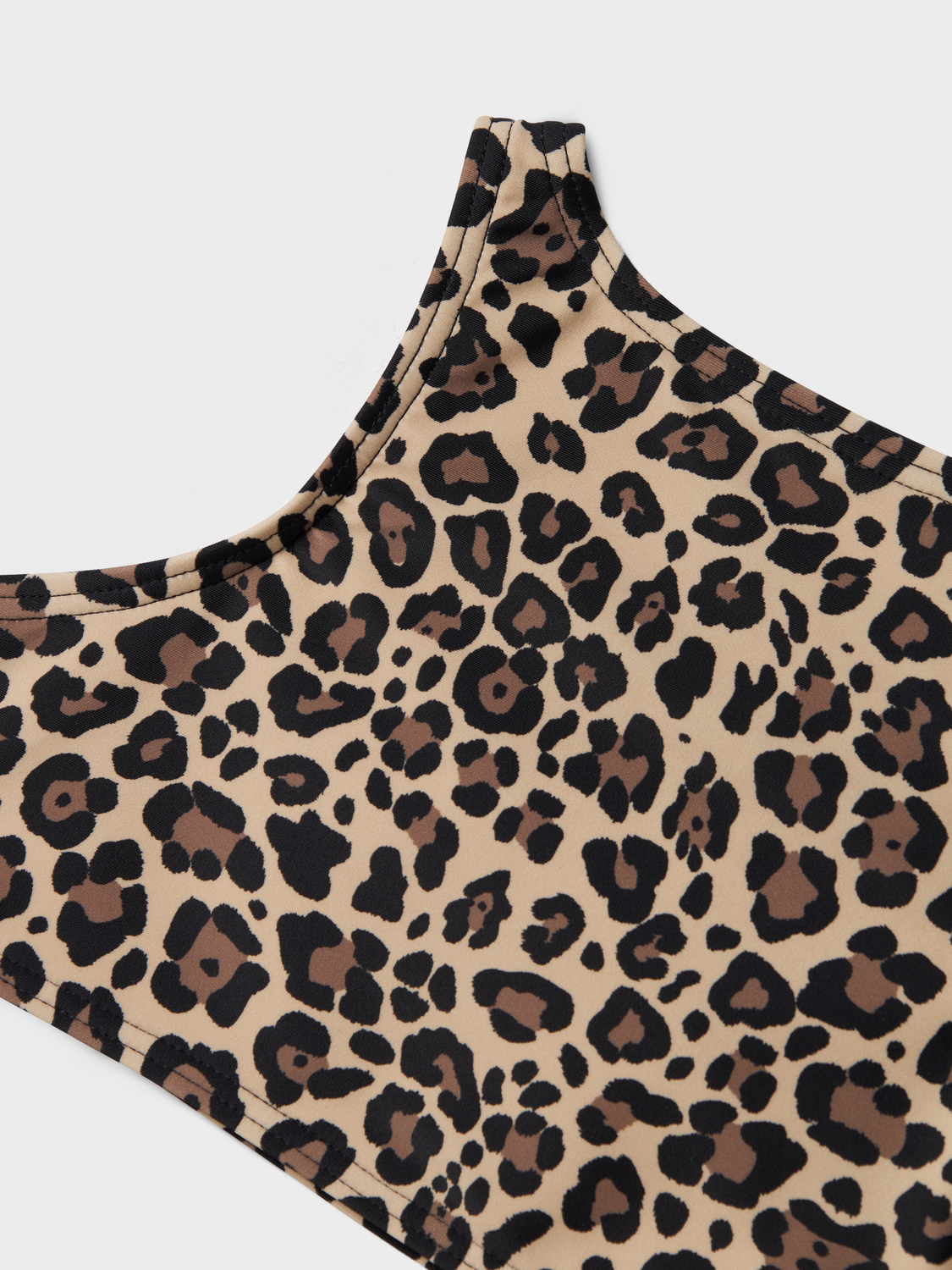 model_shot-front_full